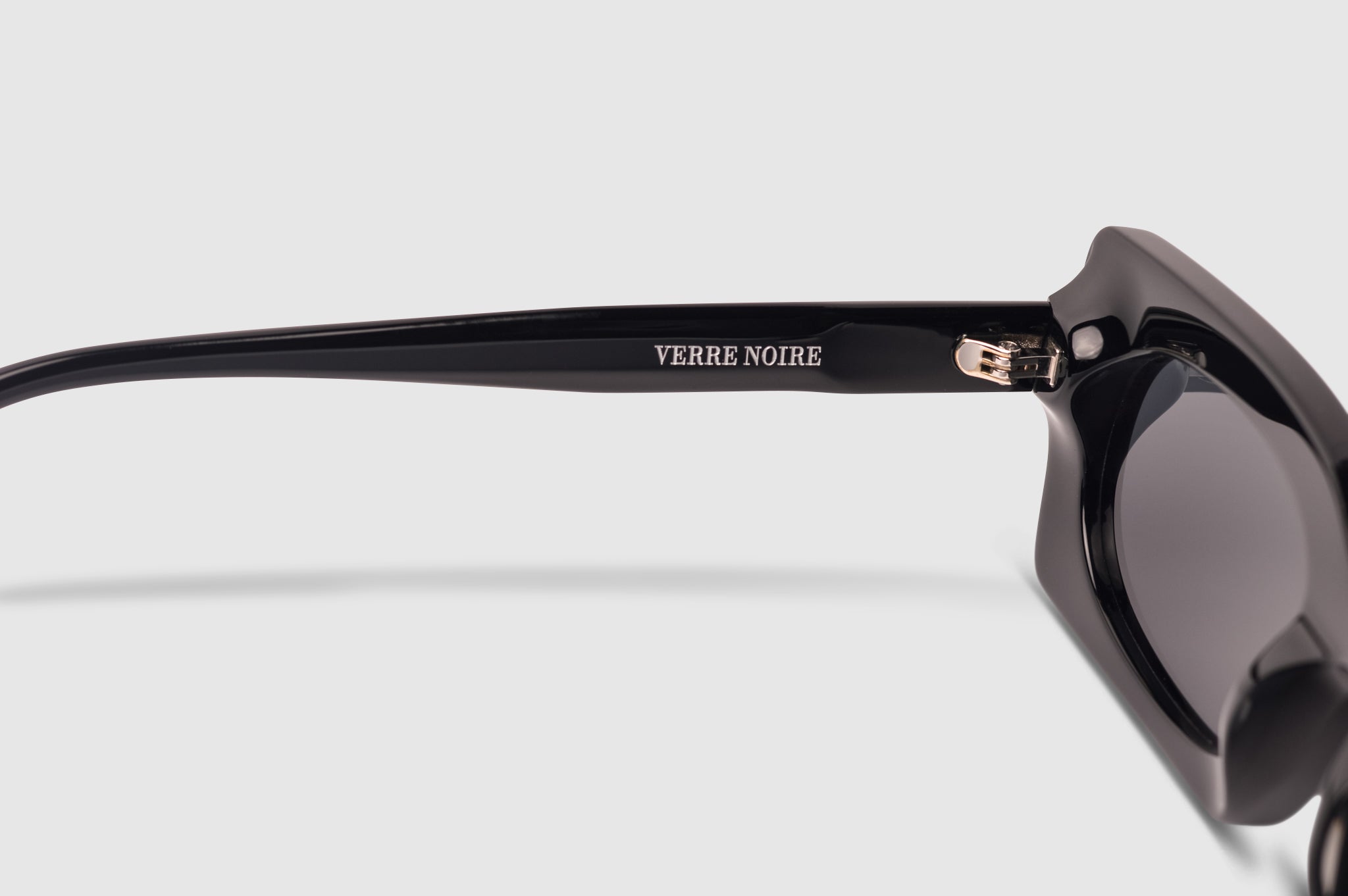 Noir Frame